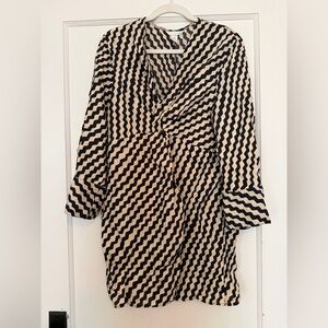 H&M Black and Cream Zigzag Dress